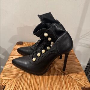 Elegant Black 4.5 inch Heeled Boots with Pearl Accents Size 8
